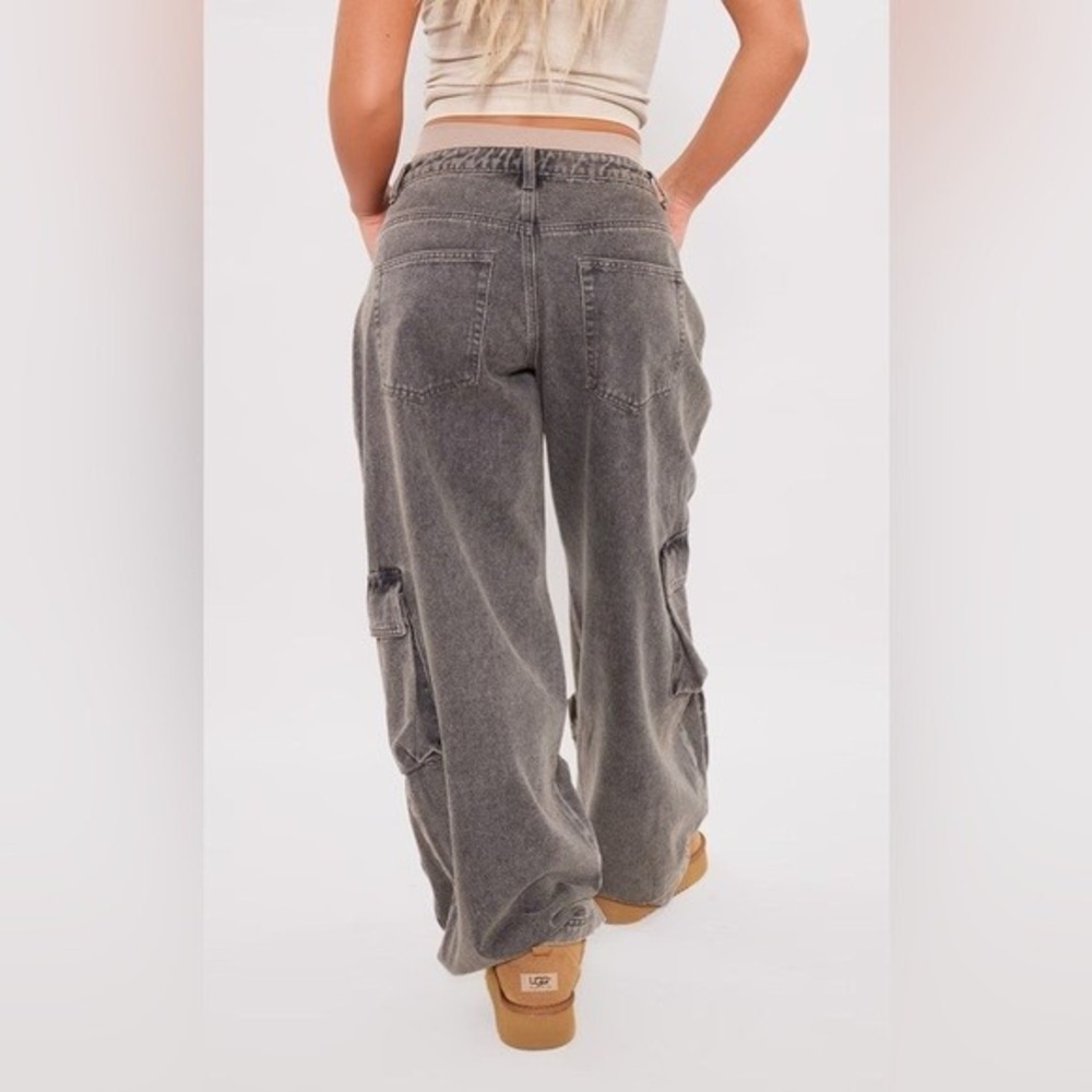 Pretty Little Thing Washed Black Denim Wide Leg Boyfriend Fit Cargo Jeans Sz 10 - Picture 3 of 16